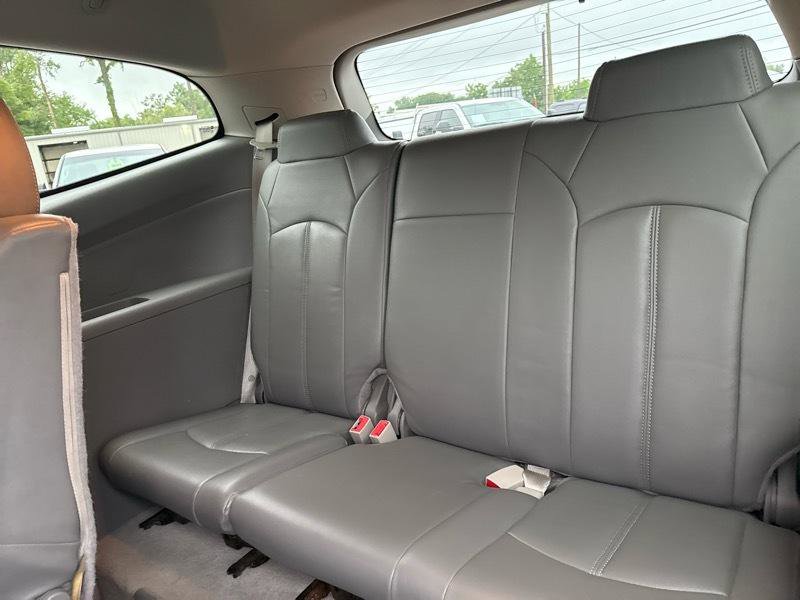 Used 2017 Chevrolet Traverse LS FWD image 17