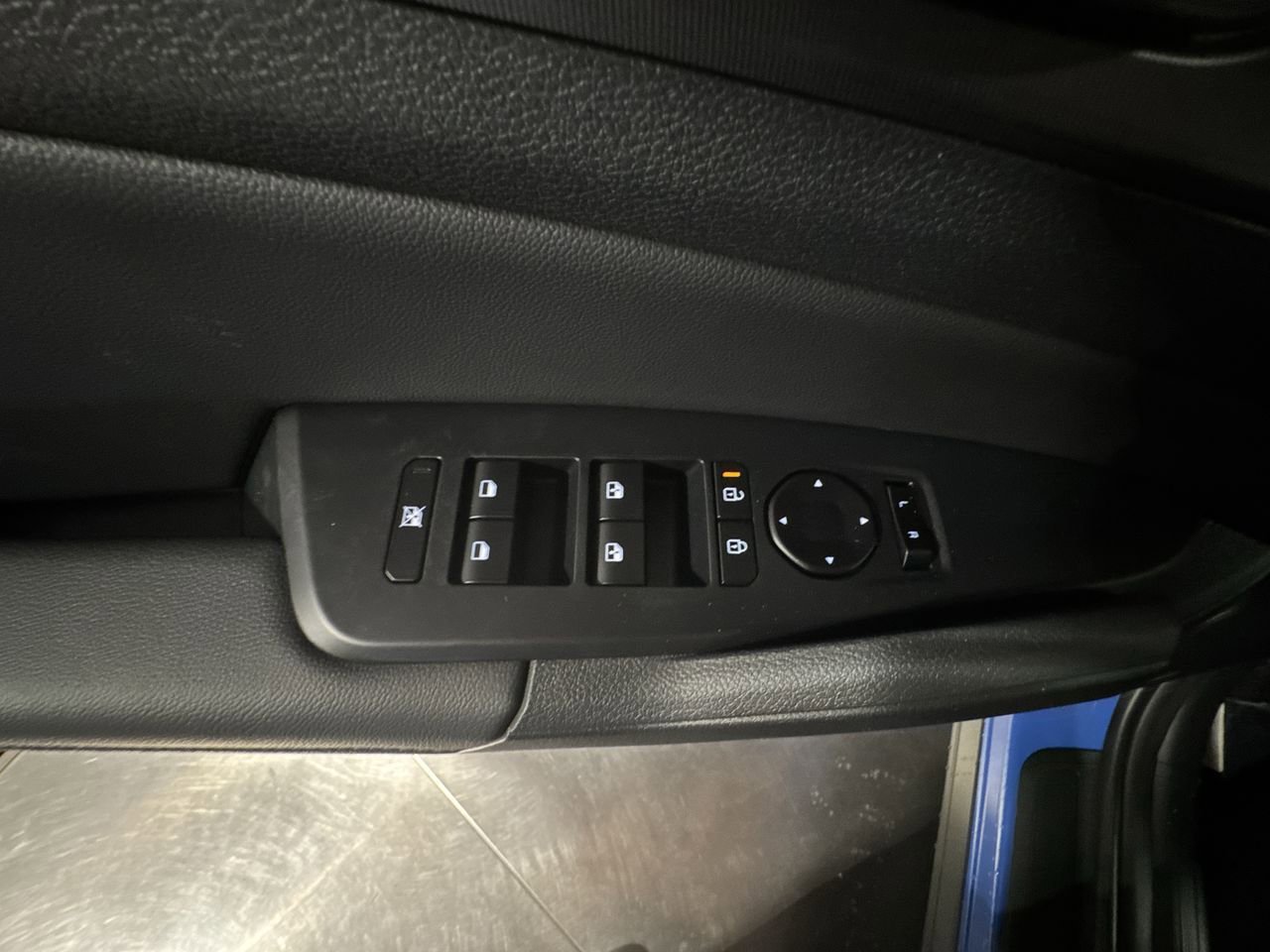 New 2026 Kia Sportage EX w/ EX Panorama Roof Package image 19