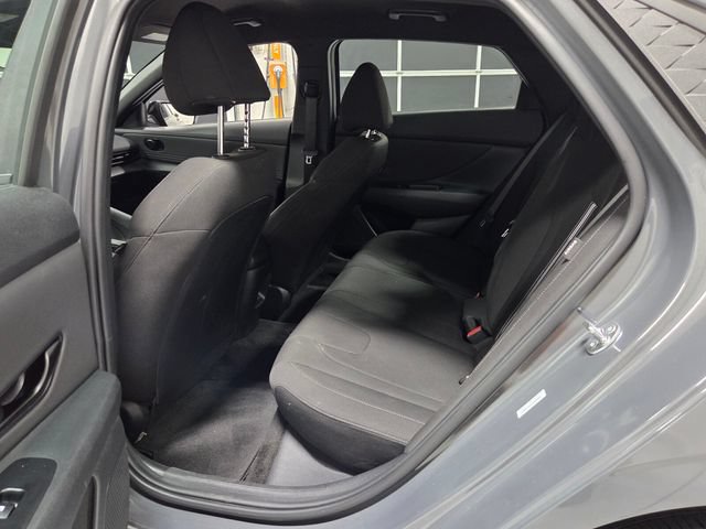 Certified 2025 Hyundai Elantra Sport FWD image 6