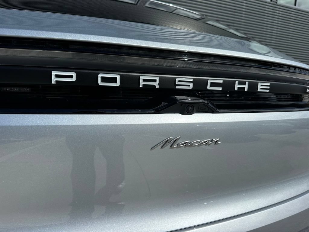Used 2026 Porsche Macan Electric RWD image 14