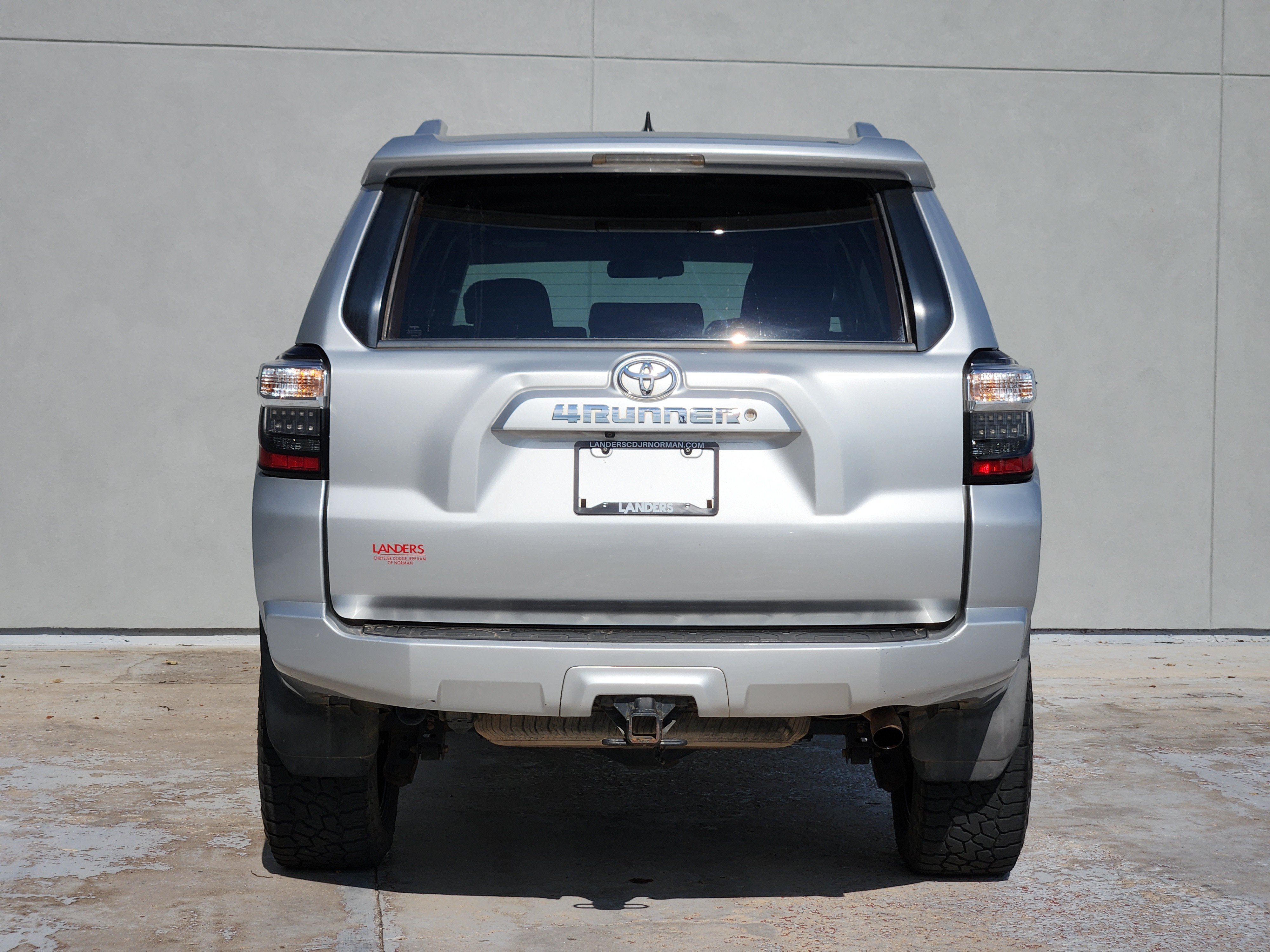 Used 2016 Toyota 4Runner SR5 AWD/4WD image 6