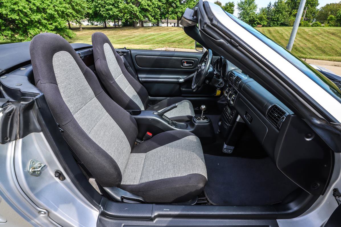 Used 2003 Toyota MR2 image 36