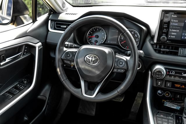 Used 2020 Toyota RAV4 XLE Premium AWD/4WD image 25