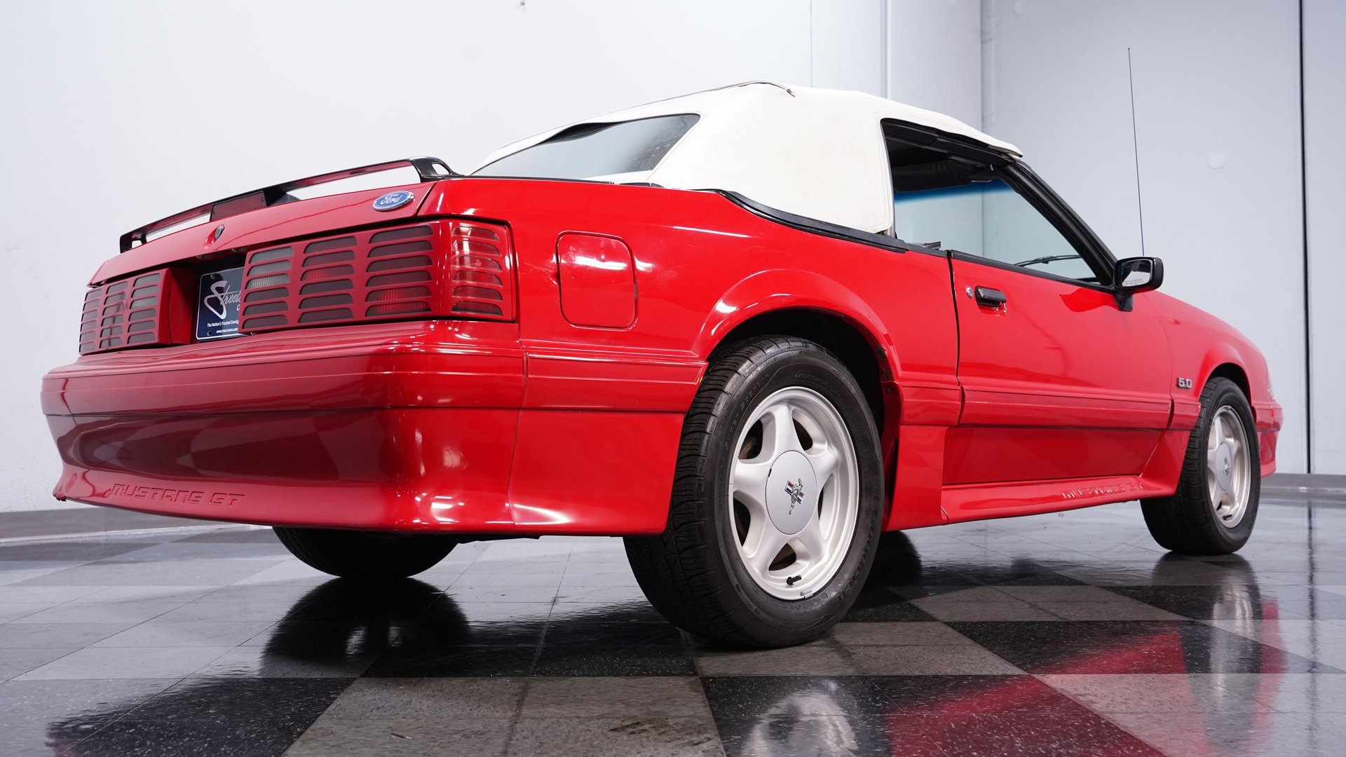Used 1990 Ford Mustang GT image 24