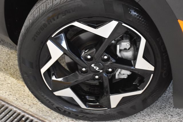 Used 2025 Kia Seltos S FWD image 29