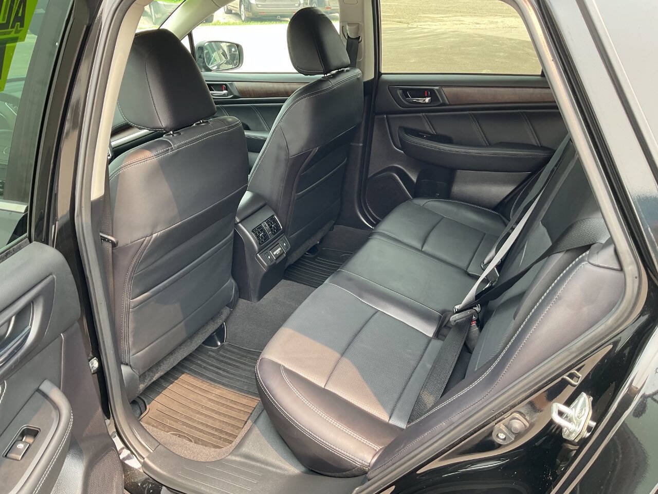 Used 2018 Subaru Outback 3.6R Limited AWD/4WD image 32