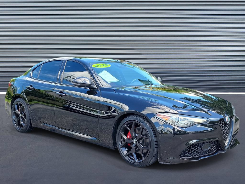 Used 2020 Alfa Romeo Giulia w/ Quick Order Package 22K Sport RWD image 2