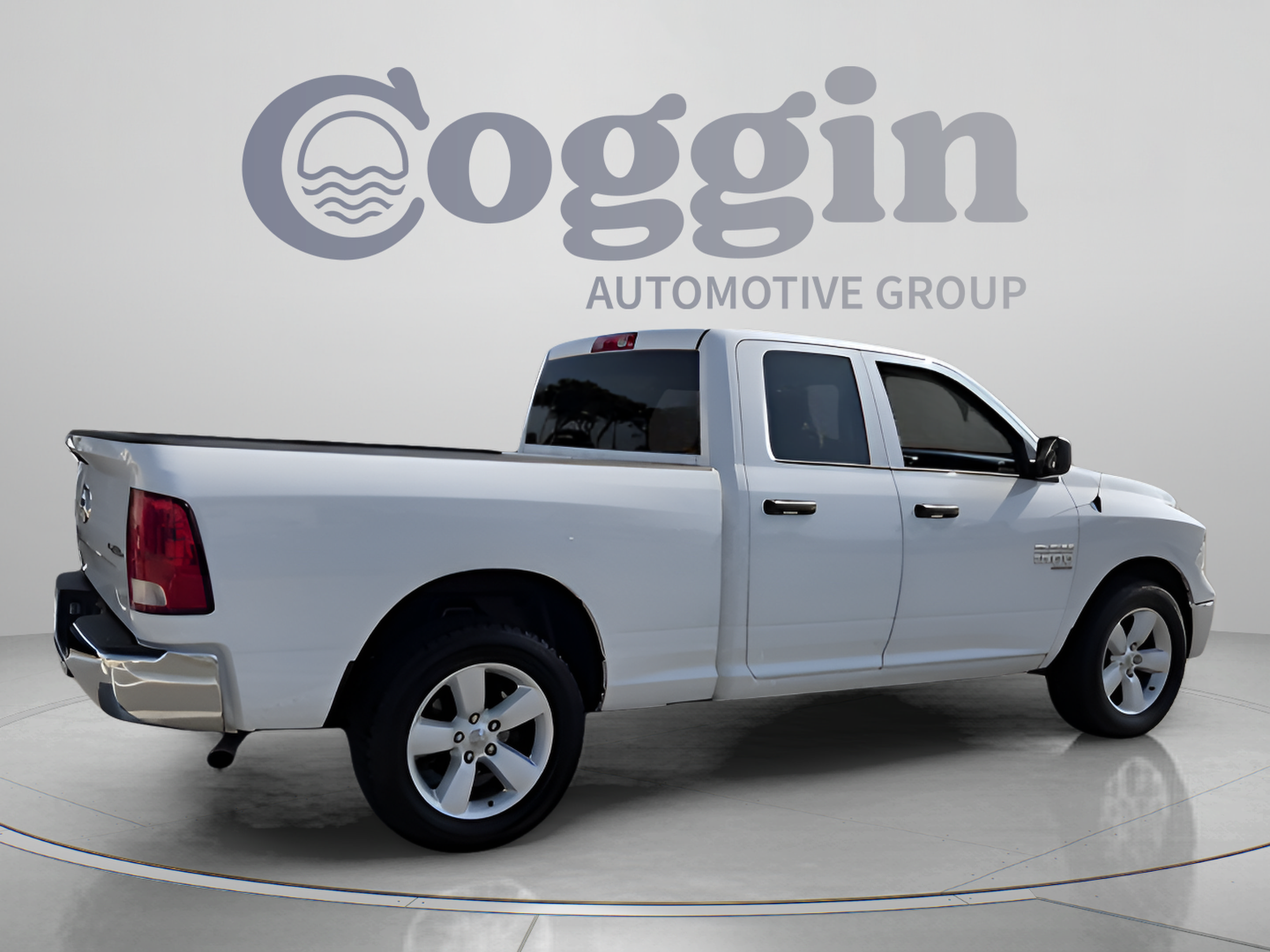 Used 2024 RAM 1500 Classic SLT AWD/4WD image 5