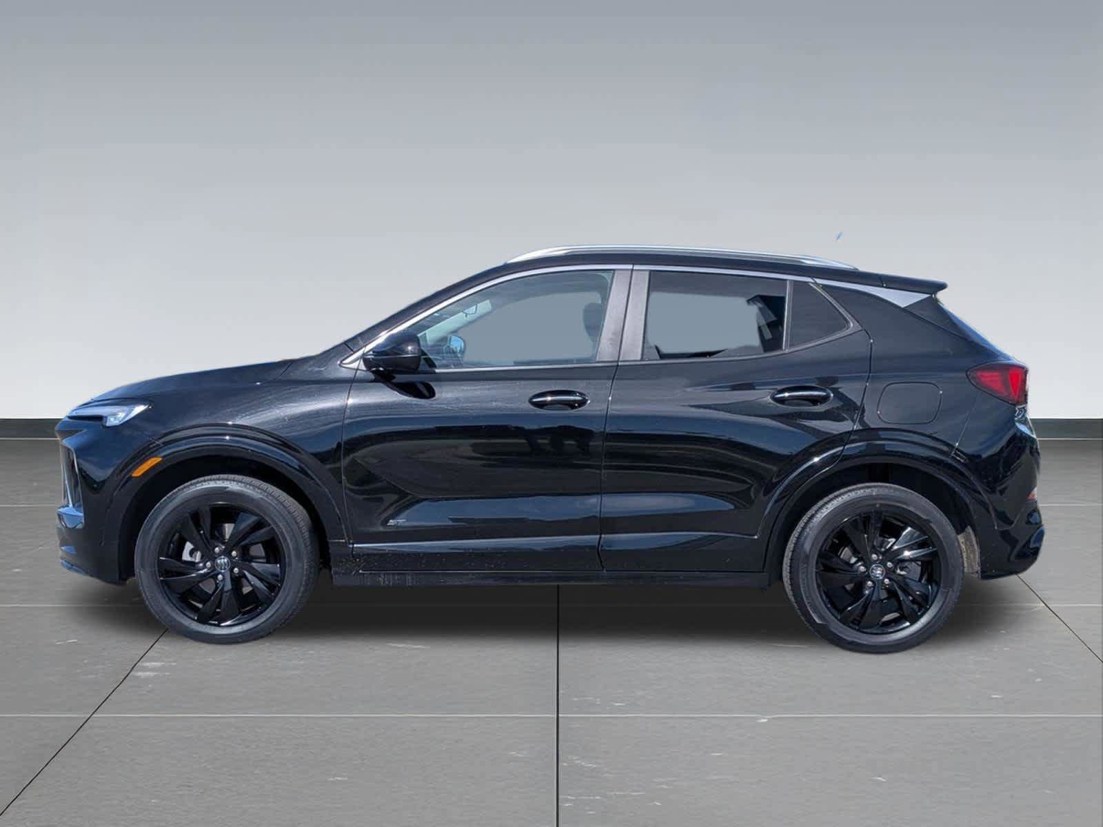 Used 2025 Buick Encore GX Sport Touring AWD/4WD image 2
