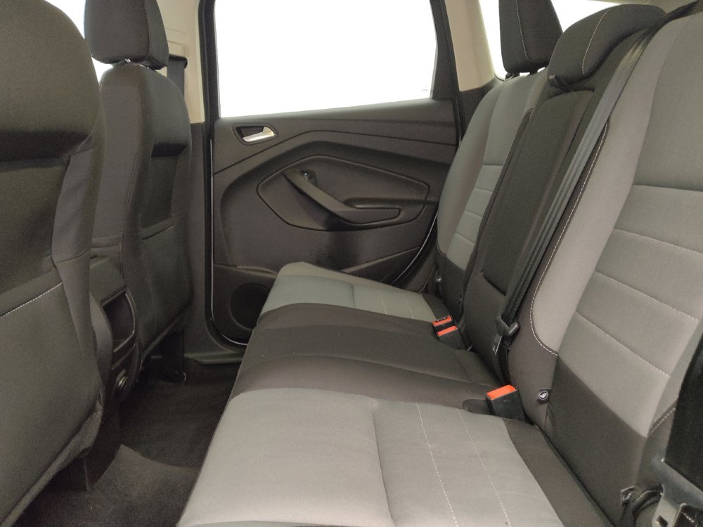 Used 2016 Ford Escape SE FWD image 18