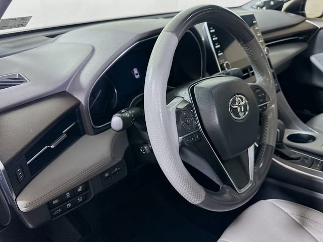 Used 2019 Toyota Avalon Limited image 10
