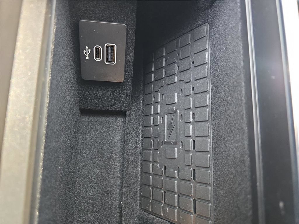 New 2026 Lincoln Navigator Reserve w/ Jet Appearance Package AWD/4WD image 18