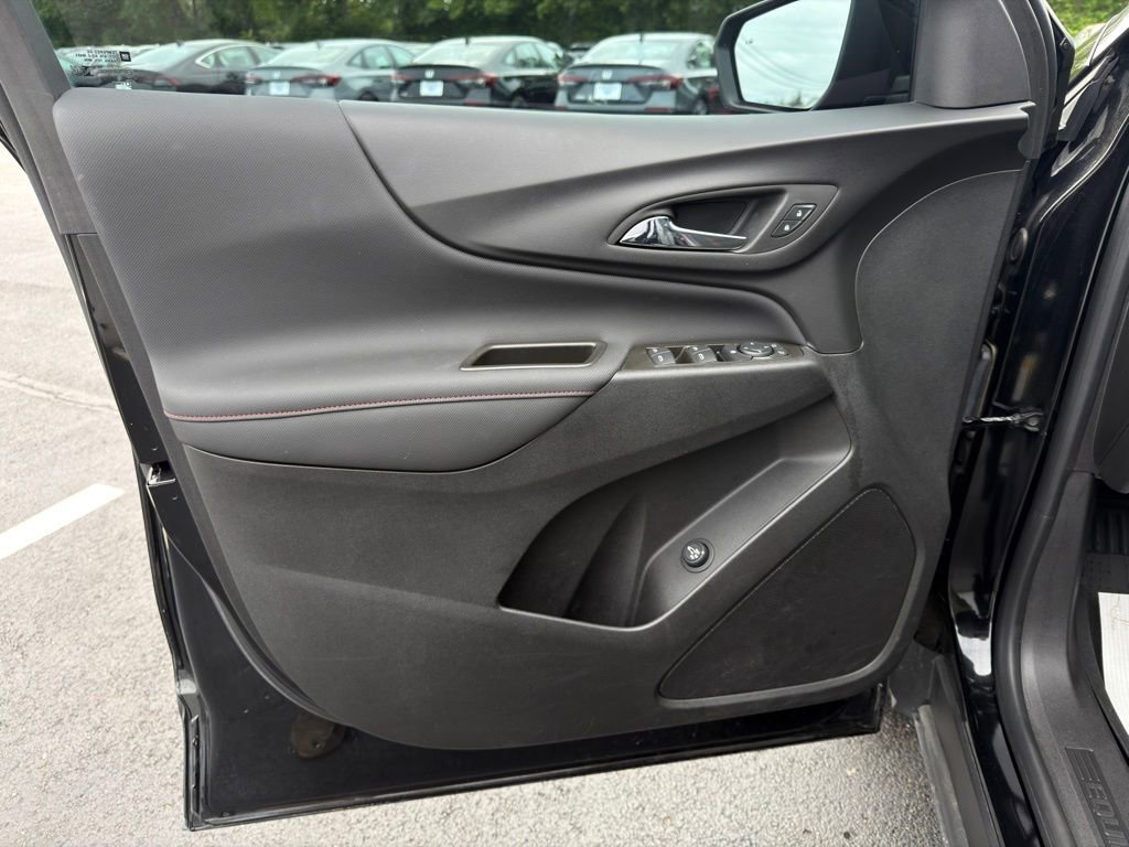 Used 2023 Chevrolet Equinox RS FWD image 18