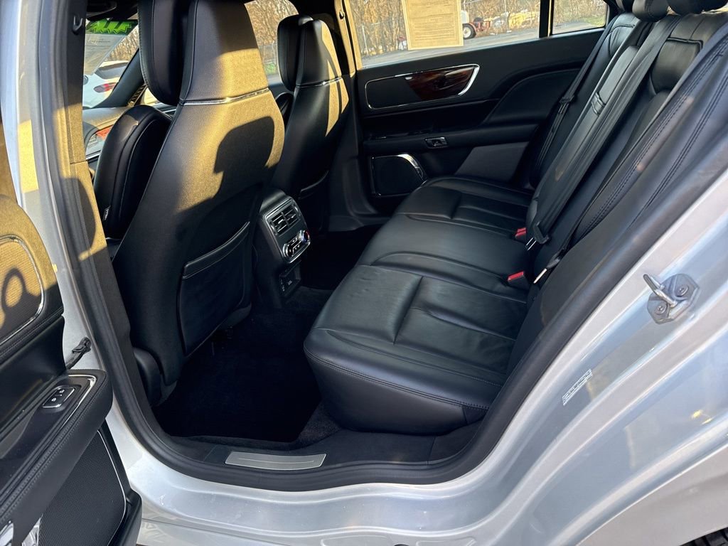 Used 2017 Lincoln Continental Reserve w/ Technology Package image 13