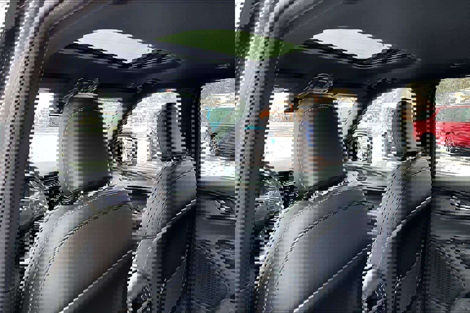 New 2025 Jeep Grand Cherokee Altitude image 12