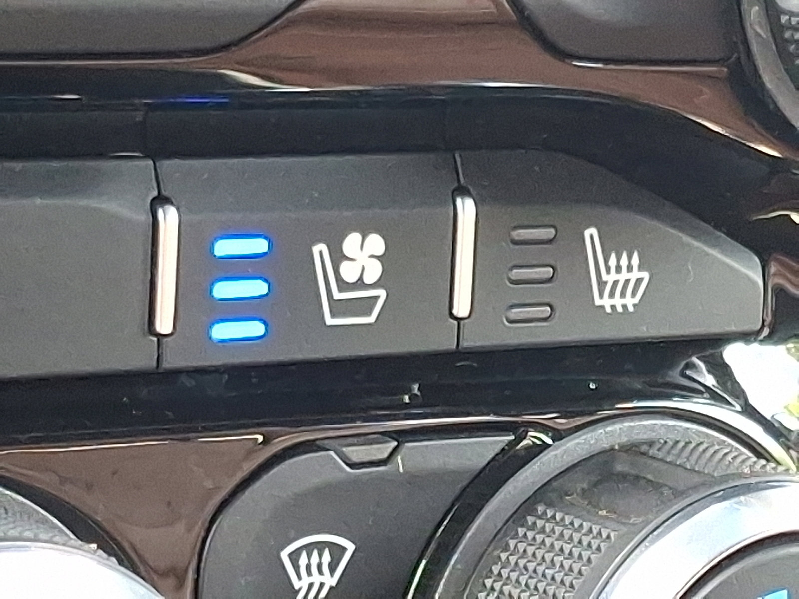 Certified 2022 RAM 1500 Limited w/ Bed Utility Group image 24