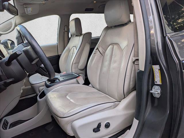 Used 2018 Chrysler Pacifica Limited w/ Advanced Safetytec Group image 15