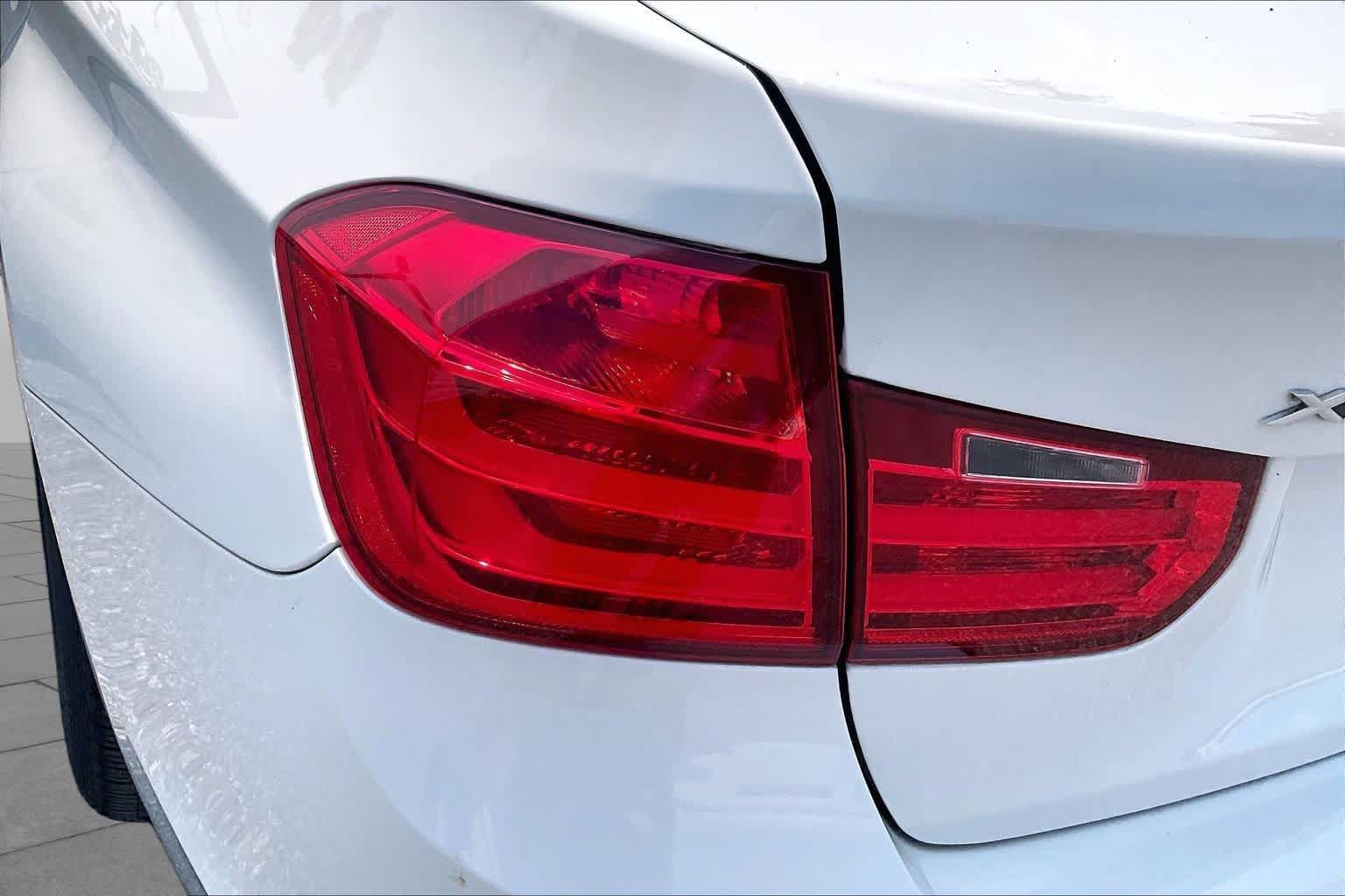Used 2015 BMW 320i xDrive Sedan AWD/4WD image 29