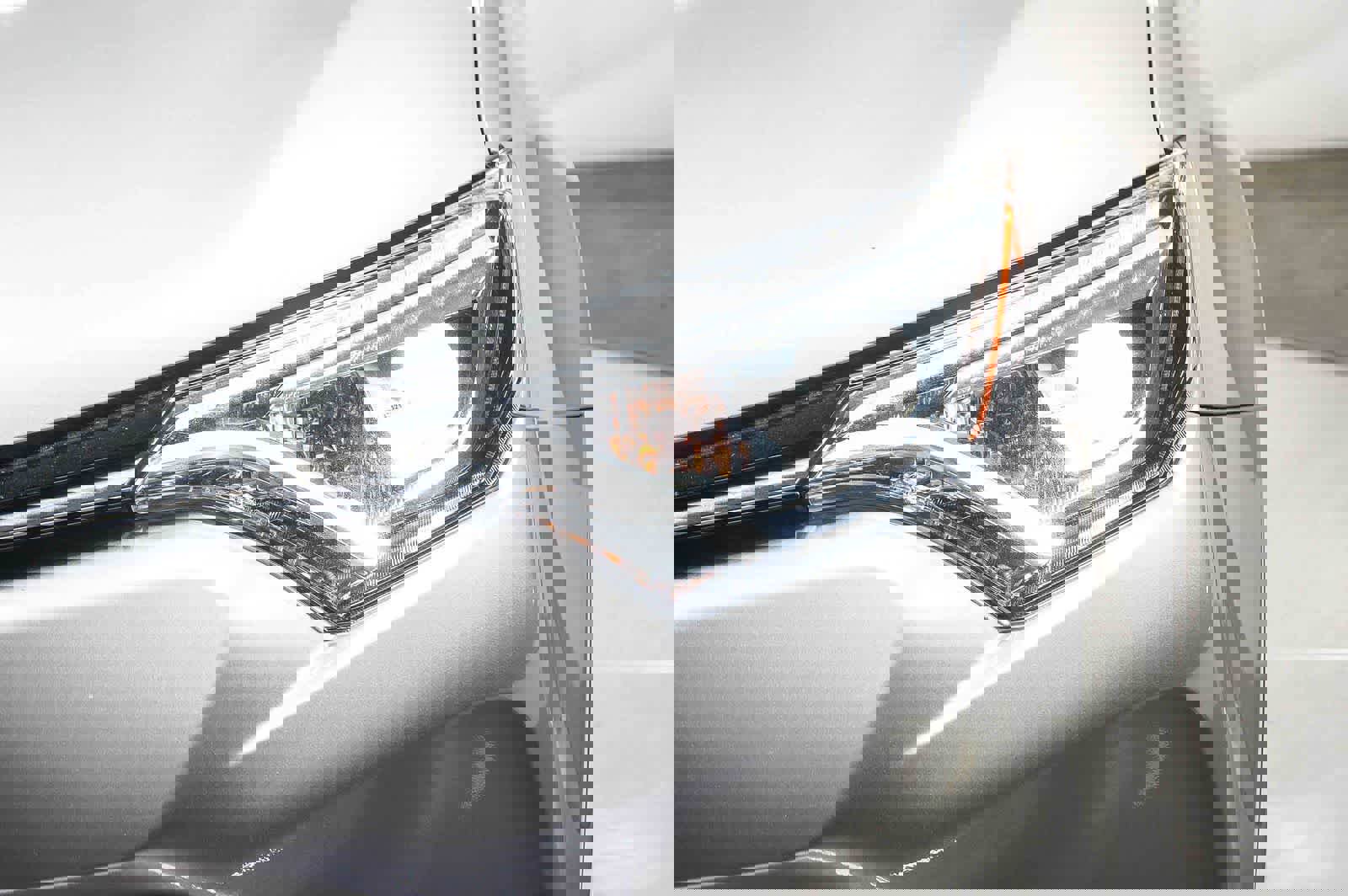 Used 2018 Toyota RAV4 Limited w/ All Weather Liner Package image 4