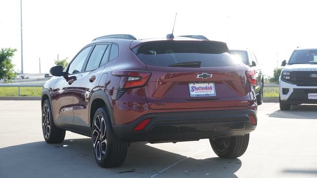 Used 2024 Chevrolet Trax RS w/ Sunroof Package FWD image 7