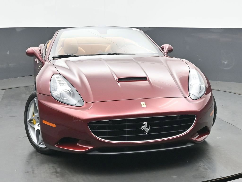 Used 2010 Ferrari California RWD image 8