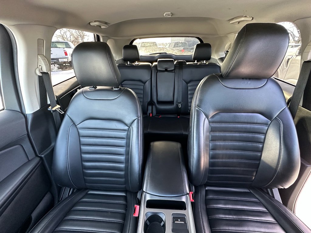 Used 2023 Ford Edge SEL image 9