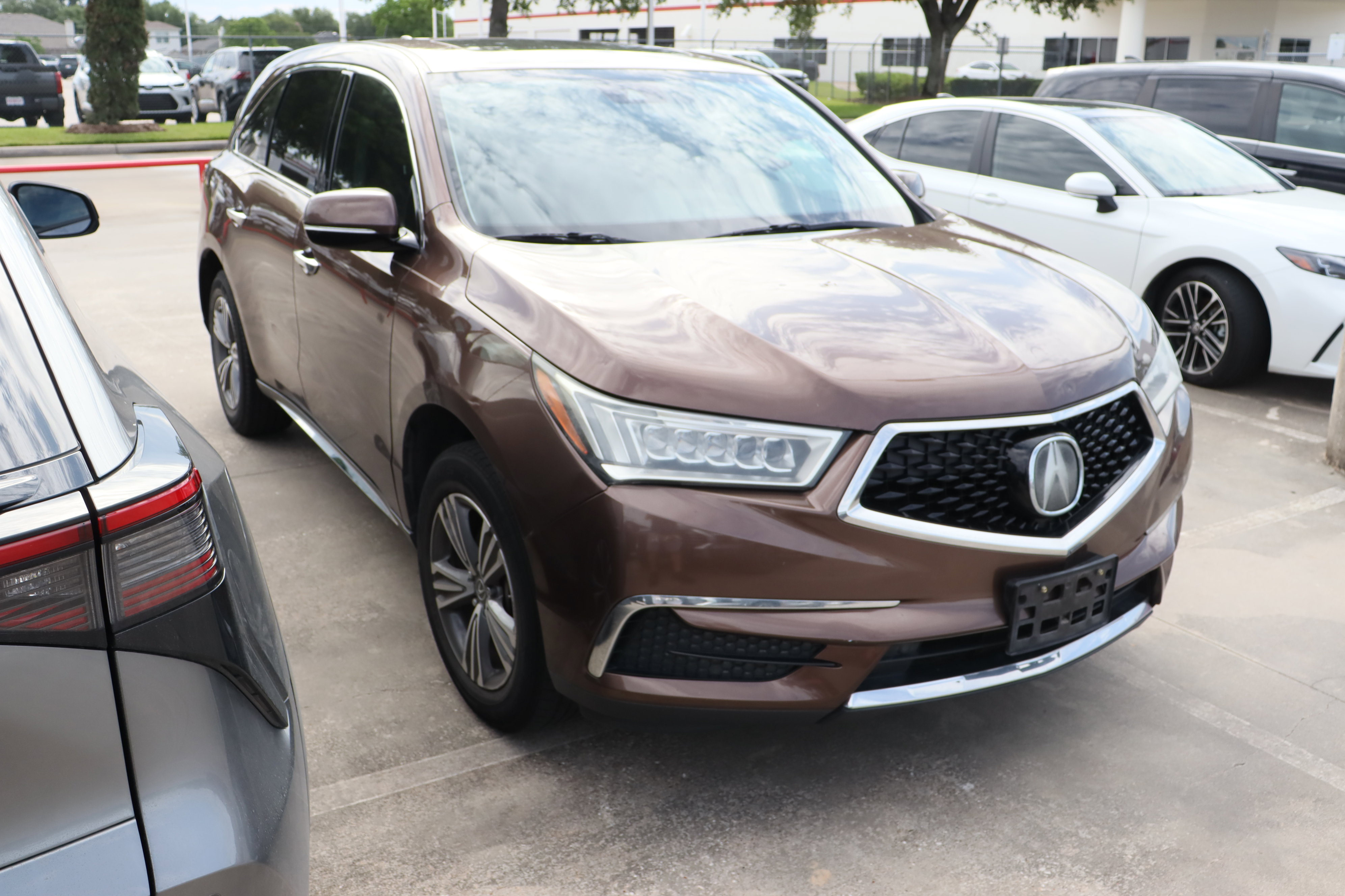 Used 2019 Acura MDX FWD image 2