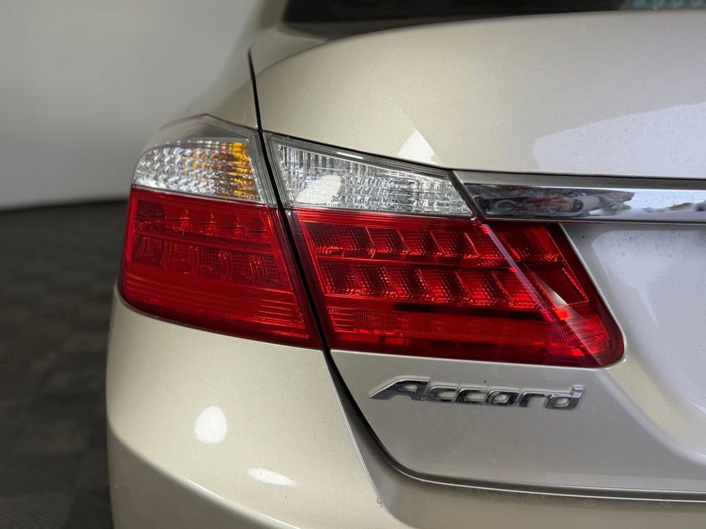 Used 2015 Honda Accord EX-L image 7