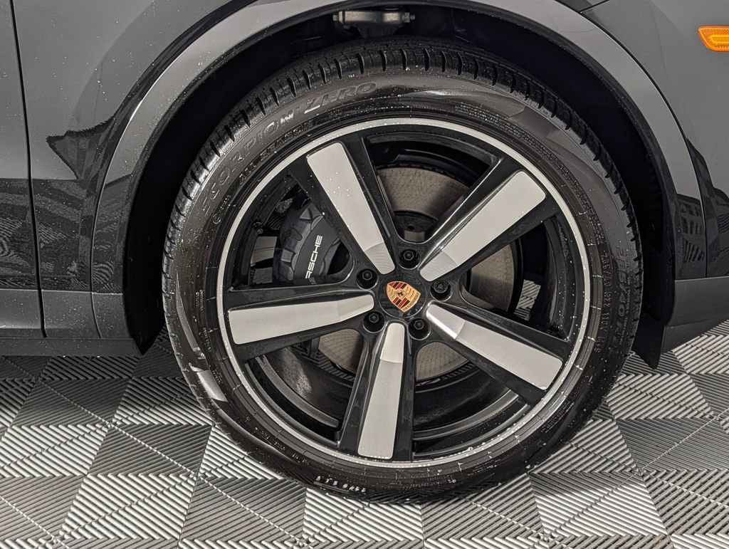 New 2026 Porsche Cayenne AWD/4WD image 14