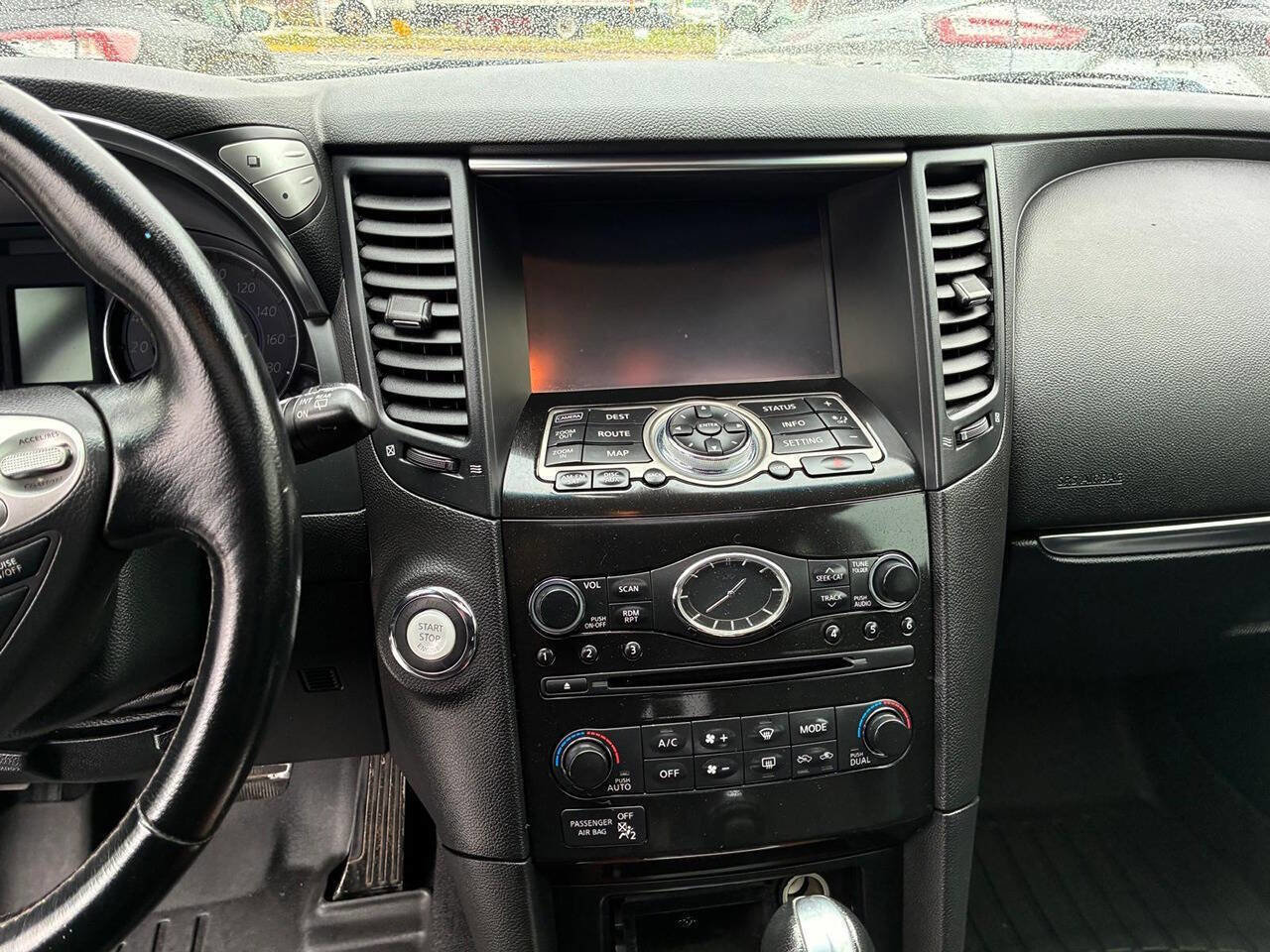 Used 2014 INFINITI QX70 Base AWD 4dr SUV (3.7L V6) w/ Premium Package image 14