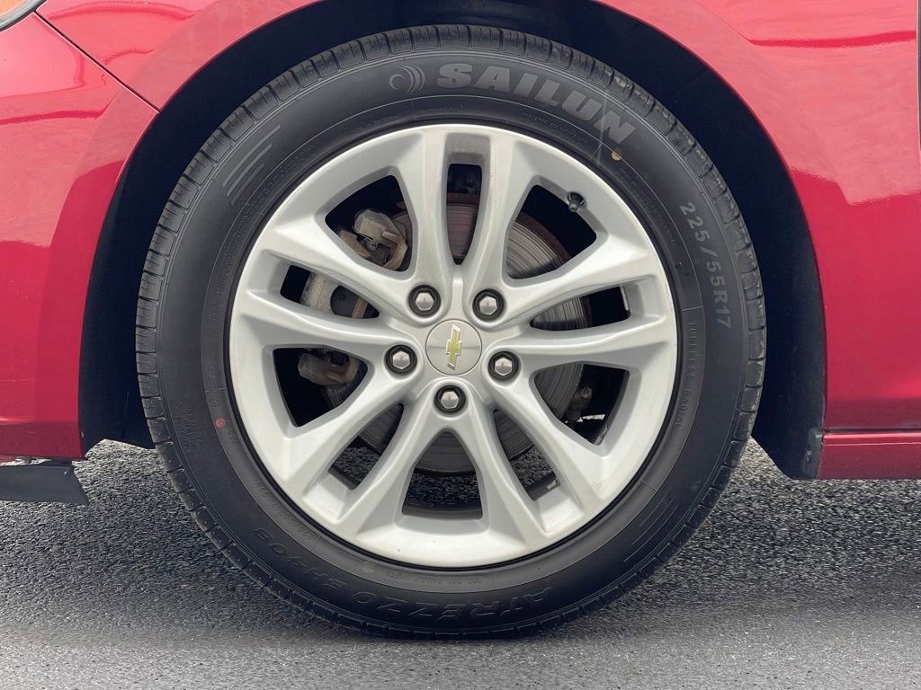 Used 2017 Chevrolet Malibu LT FWD image 12