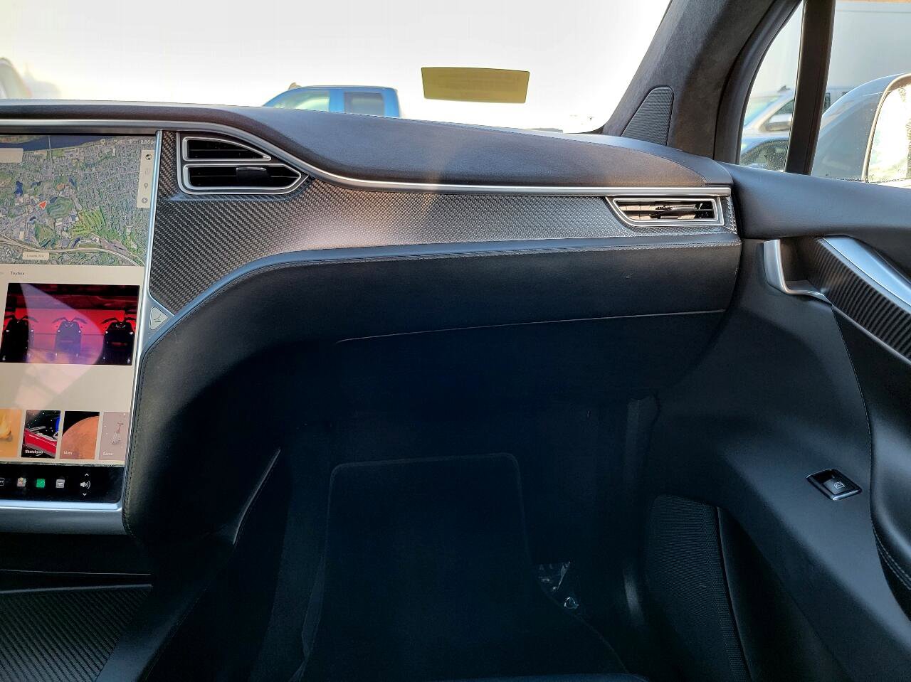 Used 2017 Tesla Model X 75D image 28