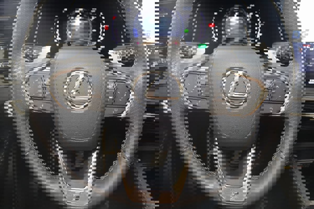 Used 2023 Lexus RX 500h F Sport image 41