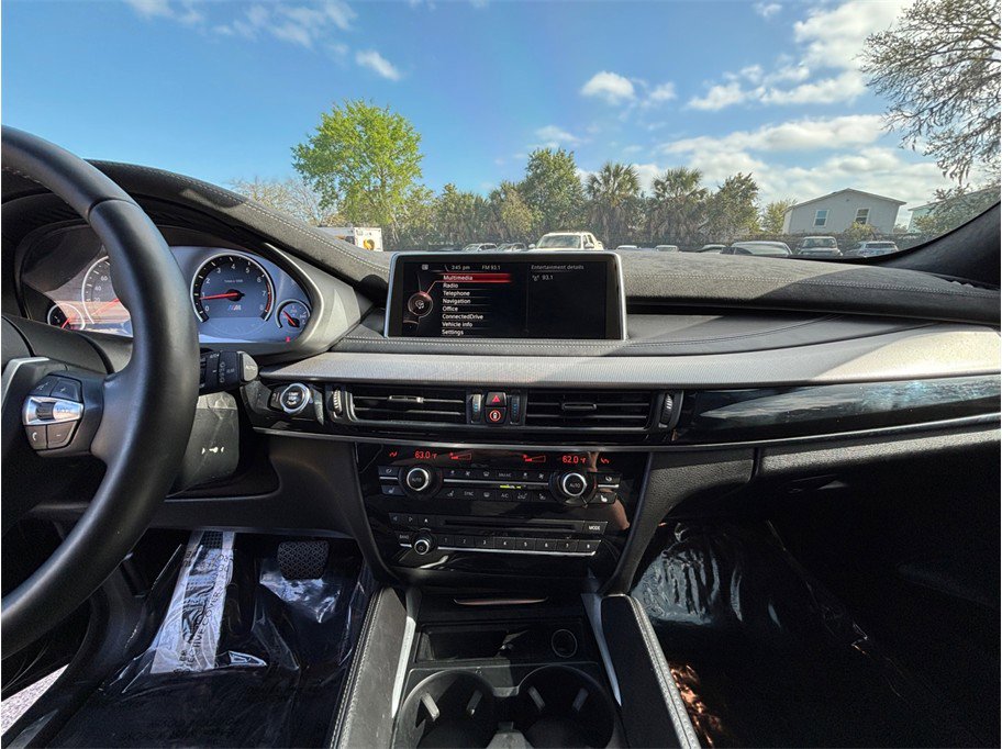 Used 2016 BMW X5 M image 11