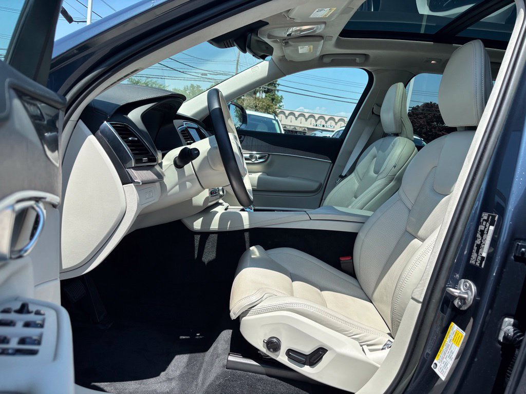 Certified 2023 Volvo XC90 T8 Ultimate w/ Lounge Package AWD/4WD image 19