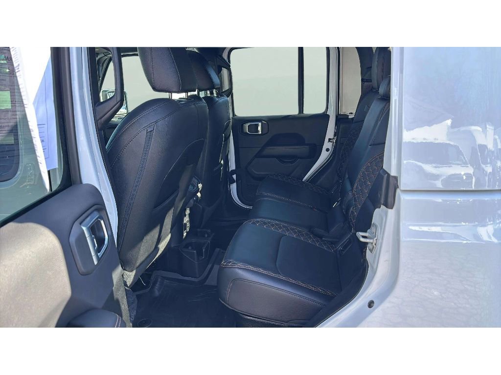 Used 2023 Jeep Gladiator Overland image 12