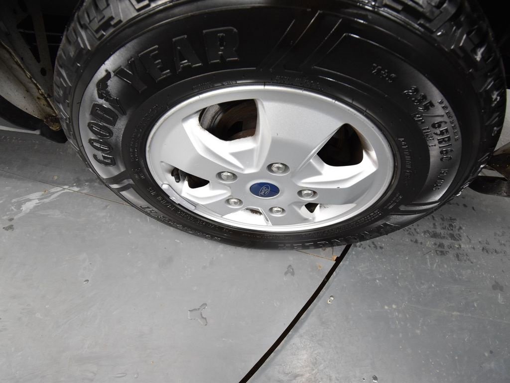 Used 2019 Ford Transit 350 XLT image 9