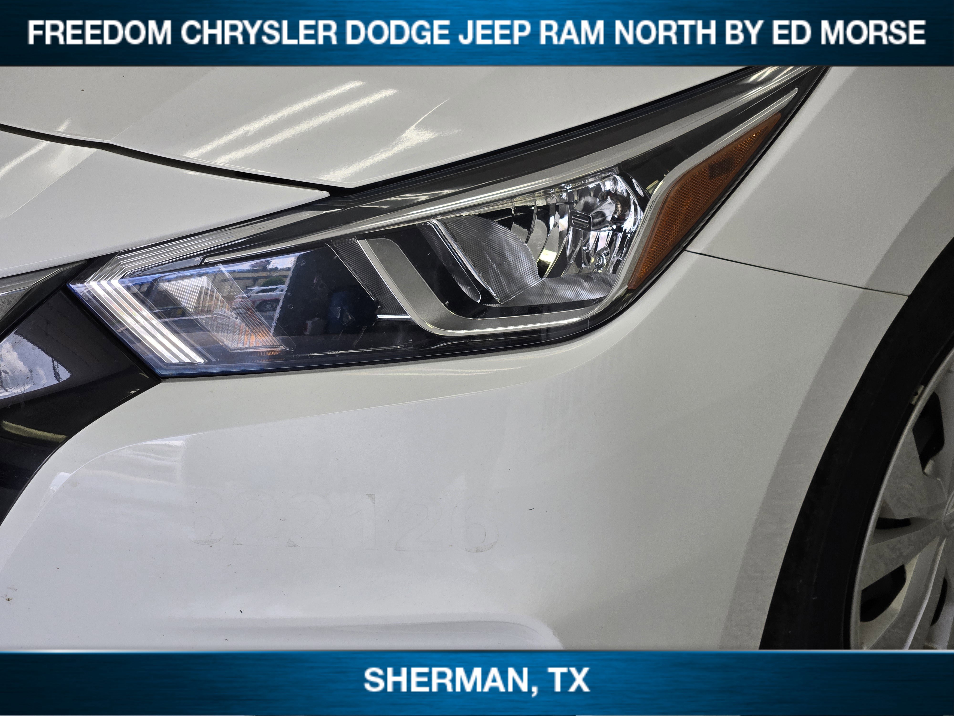 Used 2022 Nissan Versa S FWD image 5