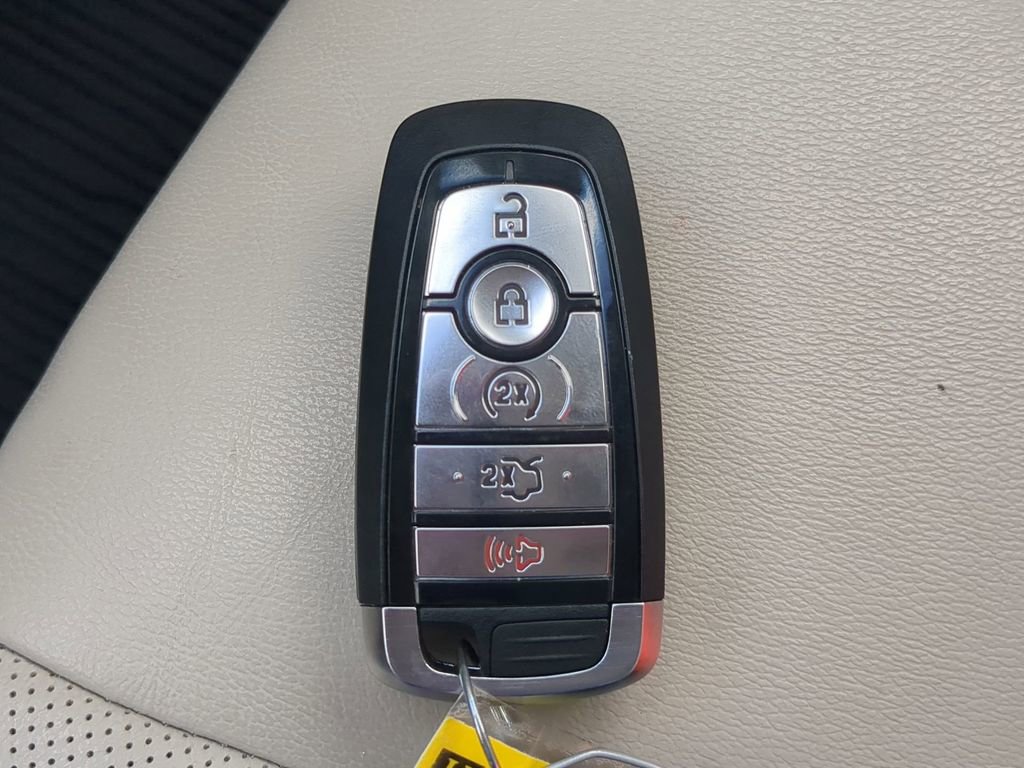 Used 2018 Ford Edge Titanium w/ Equipment Group 301A image 37