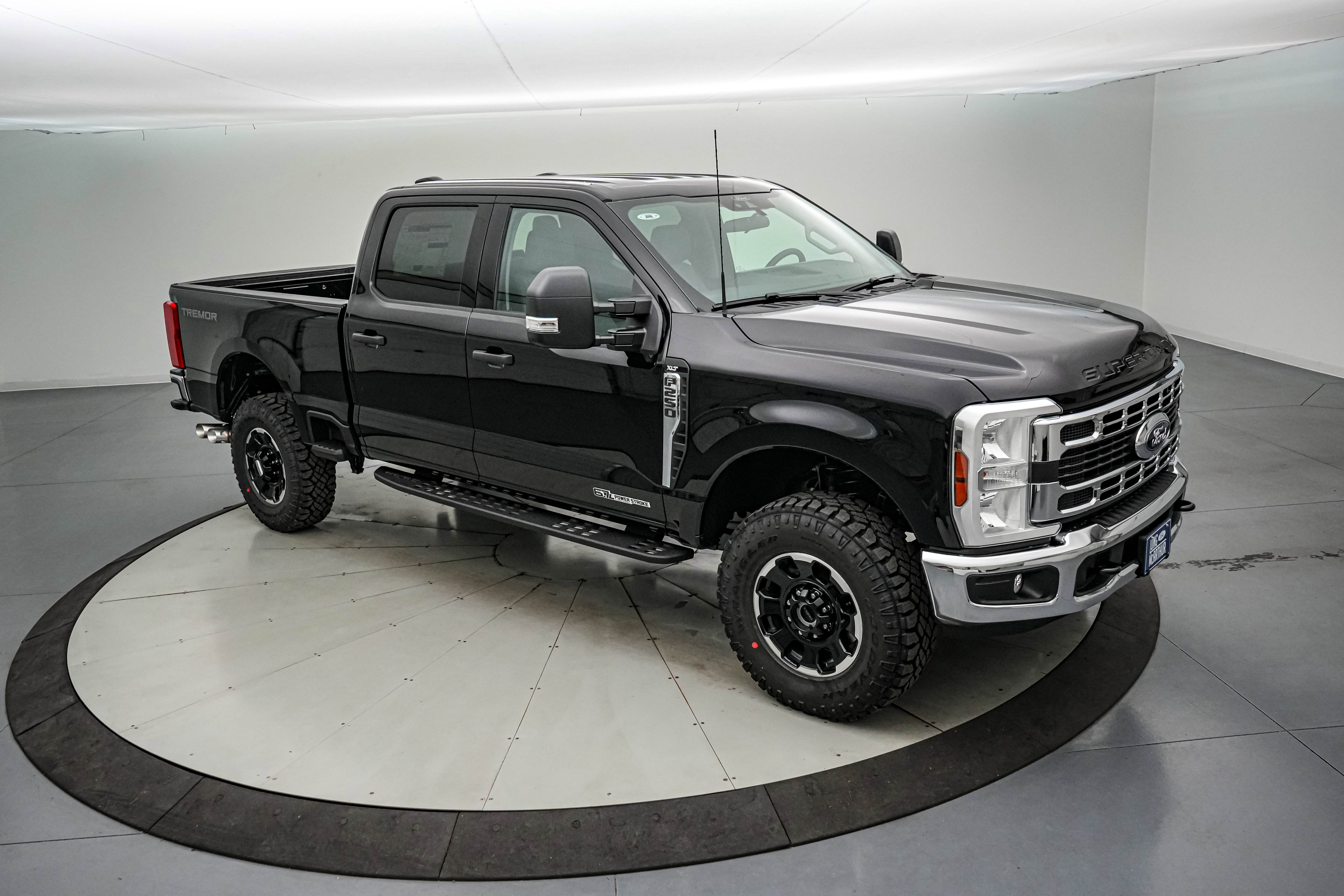 New 2026 Ford F250 XLT w/ Tremor Off-Road Package image 2