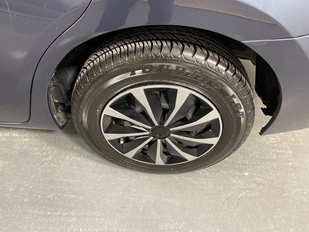 Used 2015 Toyota Corolla L image 24