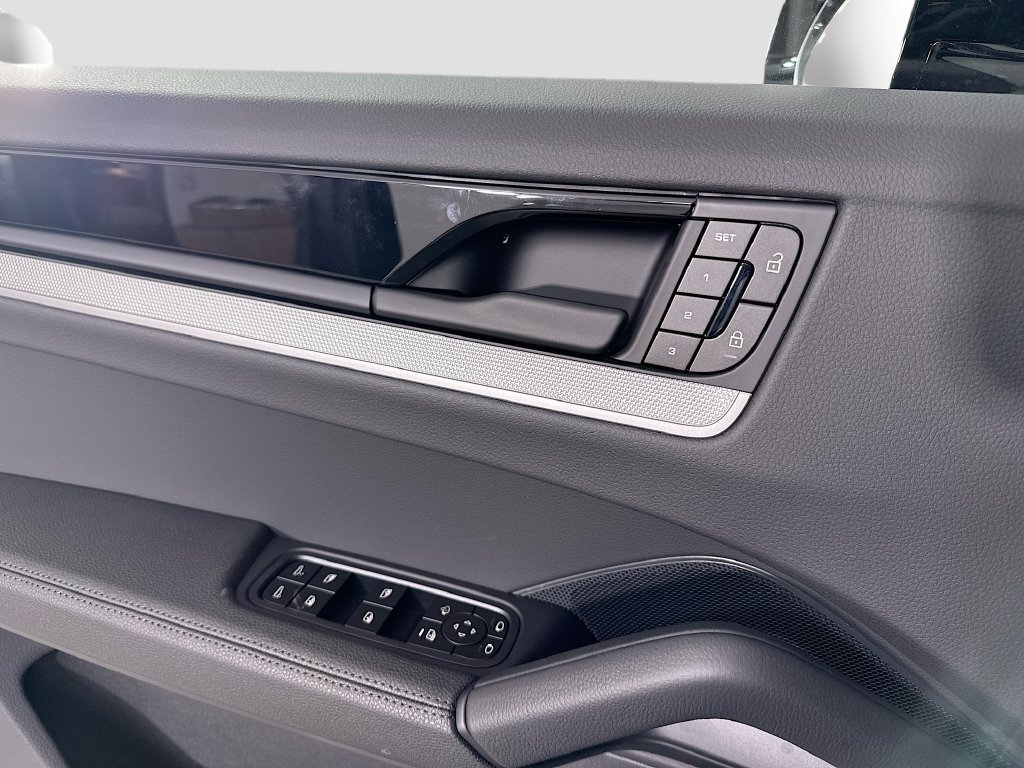 New 2026 Porsche Cayenne AWD/4WD image 20