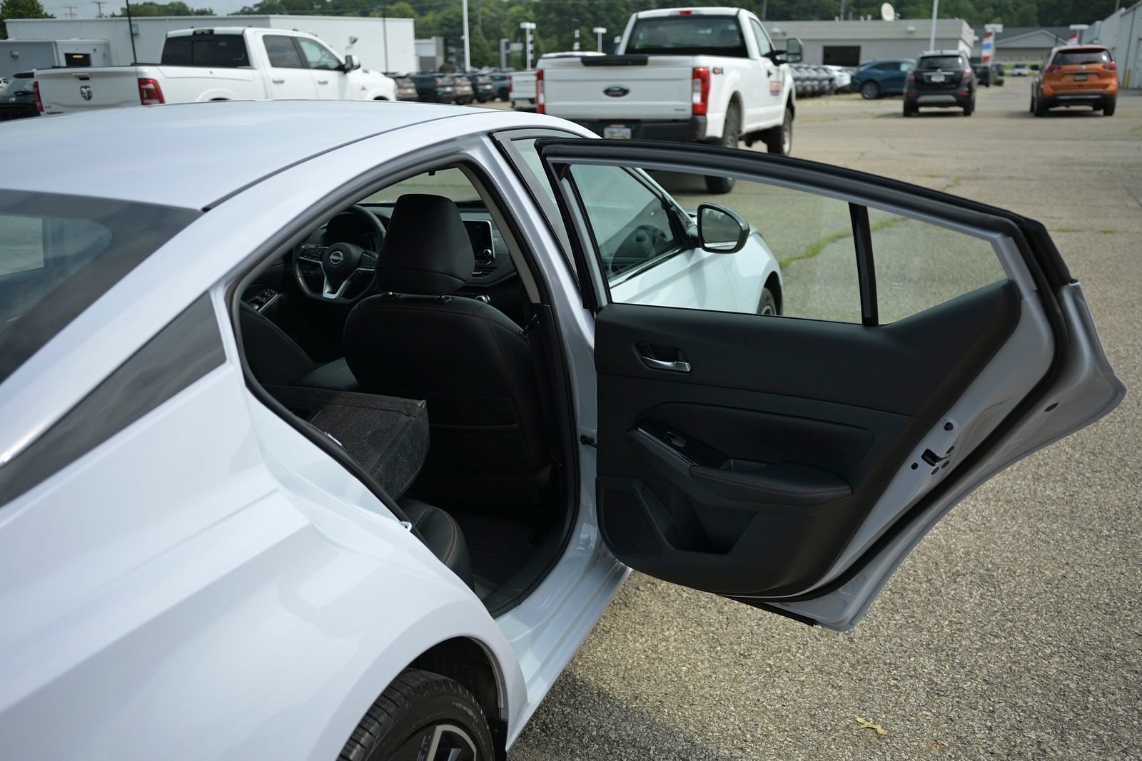 Used 2024 Nissan Altima 2.5 SR AWD/4WD image 40