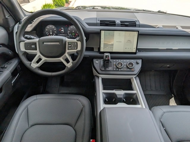 New 2025 Land Rover Defender 110 S image 9