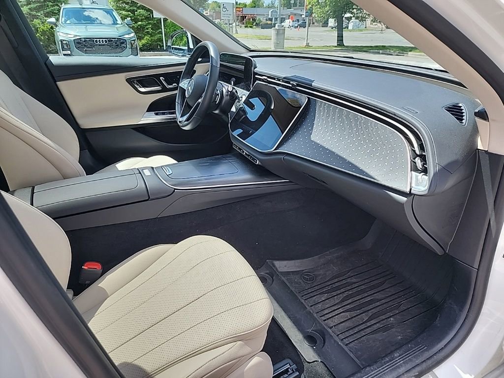 Used 2024 Mercedes-Benz E 350 4MATIC Sedan image 14