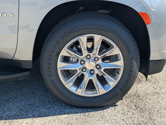 Used 2024 Chevrolet Suburban Premier image 11