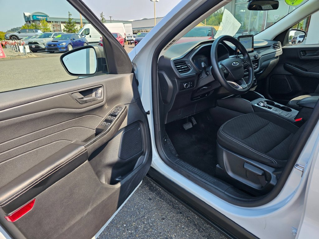 Used 2025 Ford Escape Active AWD/4WD image 21