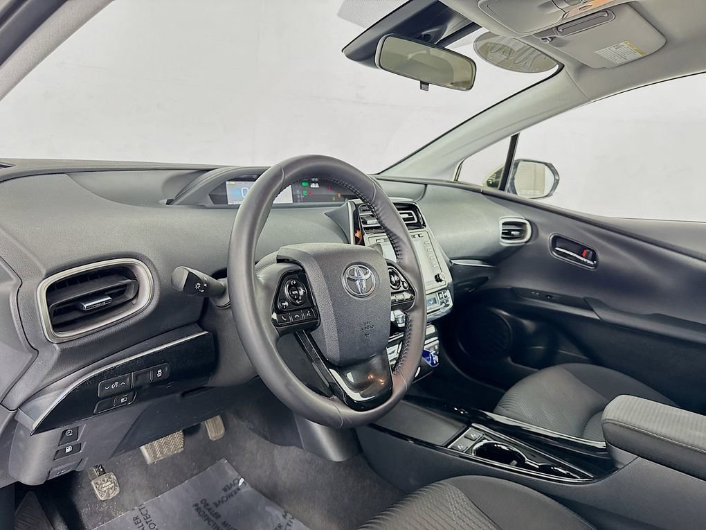 Used 2020 Toyota Prius Prime LE image 12