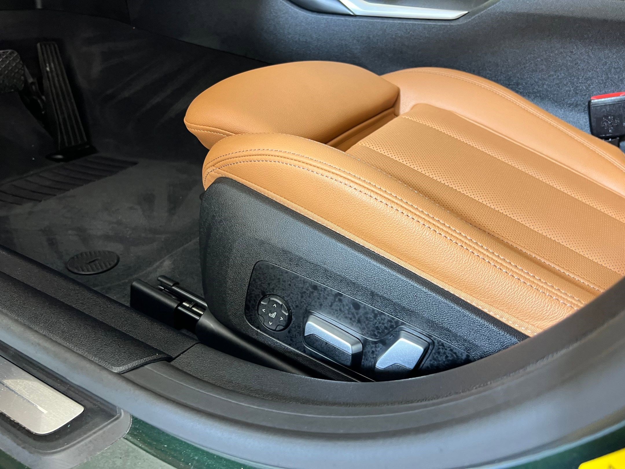 Used 2023 BMW i4 eDrive35 w/ Premium Package image 12