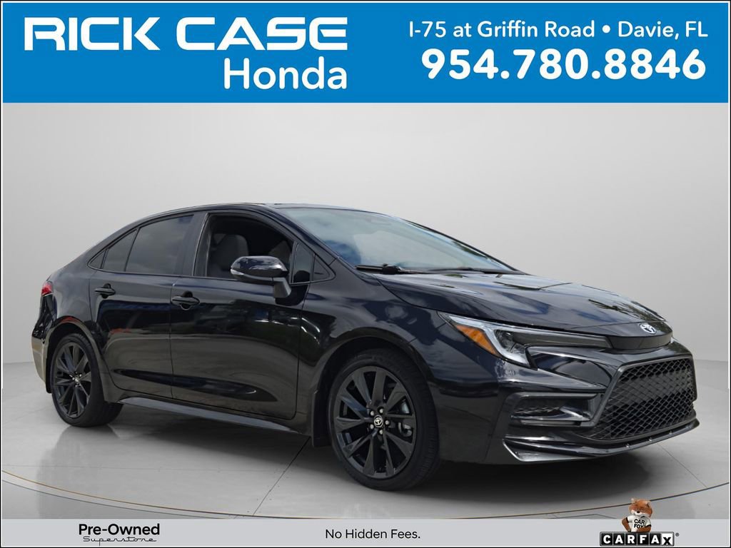 Used 2025 Toyota Corolla SE w/ SE Premium Package image 1